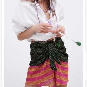 Nwt Zara women’s printed mini skirt